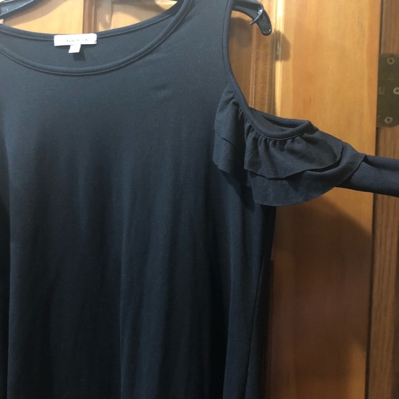 Long Sleeve Black cold shoulder top - Picture 3 of 5
